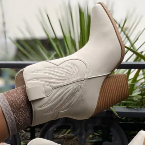 NEW Beige Distress Nubuck PU Western Cowboy Block Heel Ankle Booties Boots Shoe - Picture 12 of 13